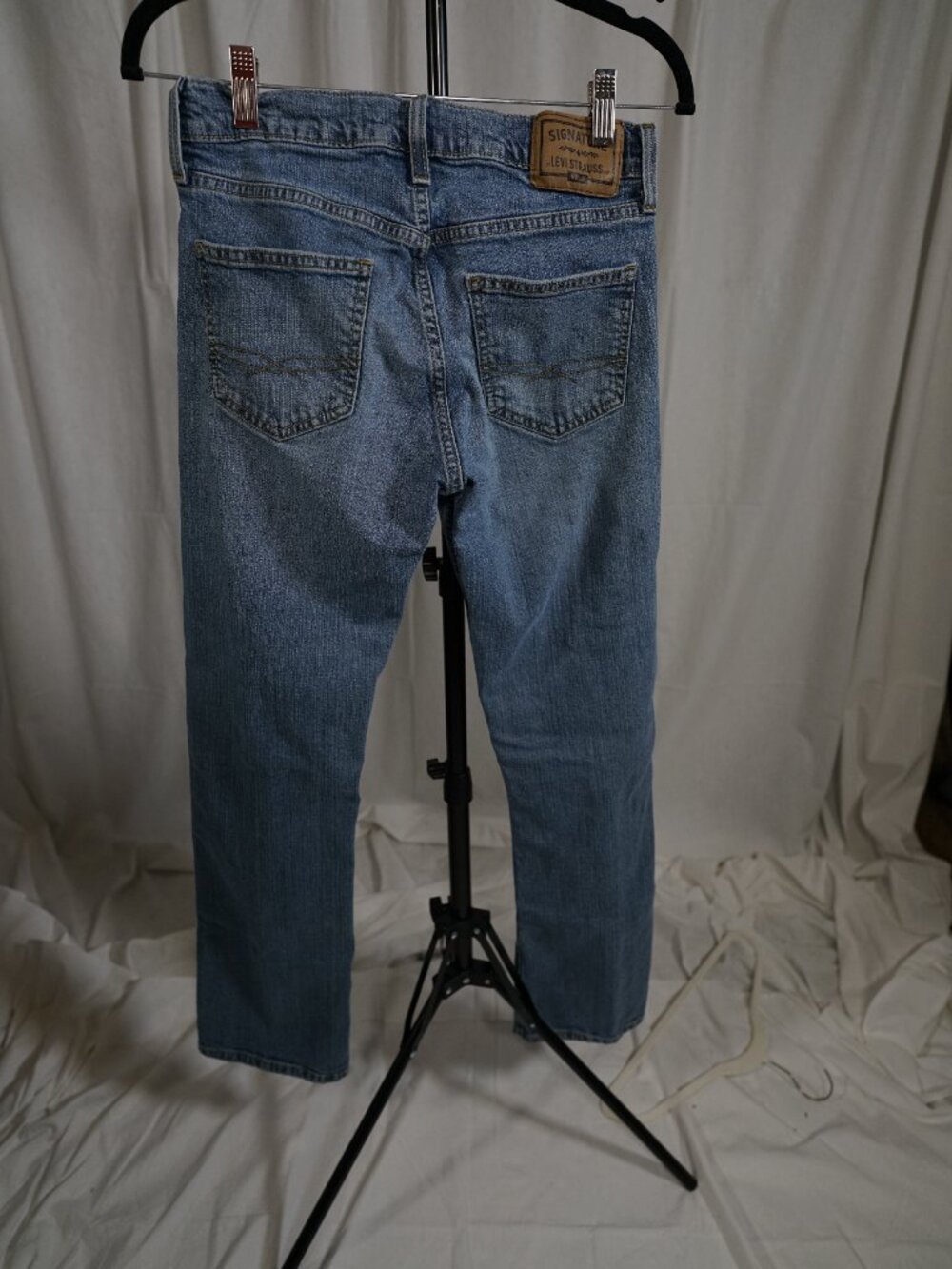 Signature by Levi Strauss Women’s Bootcut Jeans Medium Wash Size 6 (App) - Picture 3 of 6